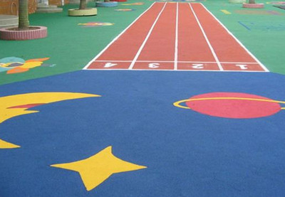 幼兒園室外塑膠地面施工注意事項和塑膠場地做法是什么？