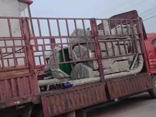 山西學(xué)?；@球架發(fā)貨裝車